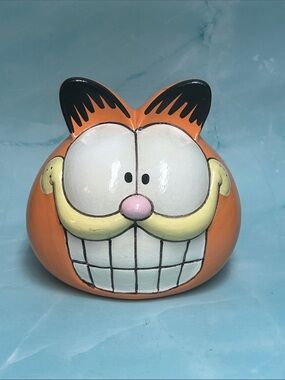 Vintage Garfield Ceramic Smile Figurine bank